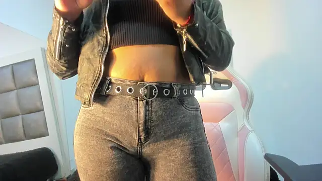 Mia lopez   online show from 19, 9, 2025