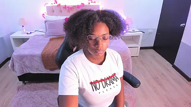 Snapshot of ebony_fantasy2 chatting on 23, 9, 2025 ebony fantasy2 online show from 23, 9, 2025