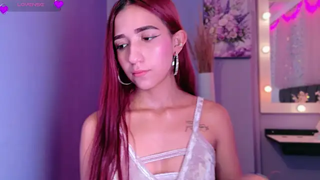 Snapshot of NataliaPrada_s chatting on 4, 12, 2025 NataliaPrada s online show from 4, 12, 2025