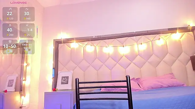 Snapshot of Scarletbigbug chatting on 6, 3, 2026 Scarletbigbug online show from 6, 3, 2026