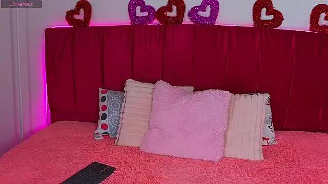 cuteeimy online show from 23, 4, 2026