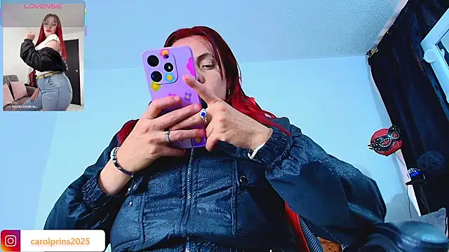 carolinhe  online show from 5, 11, 2025