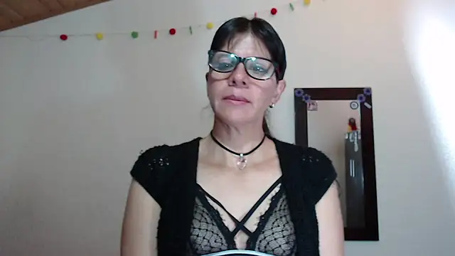 Snapshot of martina_27 chatting on 20, 10, 2025 martina 27 online show from 20, 10, 2025