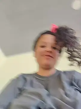 Snapshot of You-sexy-starr chatting on 14, 12, 2025 You-sexy-starr online show from 14, 12, 2025