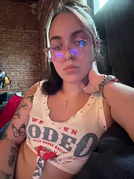 Snapshot of babykalirose chatting on 17, 6, 2026 babykalirose online show from 17, 6, 2026