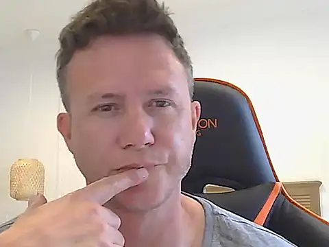 Snapshot of TroyDieselXXX chatting on 20, 10, 2025 TroyDieselXXX online show from 20, 10, 2025