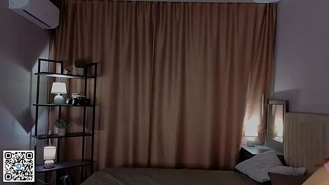 PetraHambelton online show from 25, 11, 2025