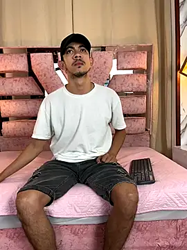 Snapshot of kameron_and_Nick chatting on 16, 12, 2025 kameron and Nick online show from 16, 12, 2025