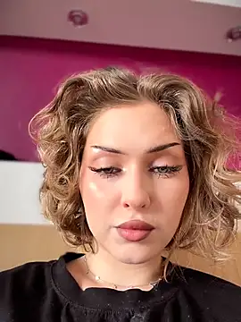 Snapshot of KellyKeler chatting on 4, 4, 2026 KellyKeler online show from 4, 4, 2026