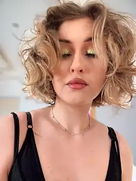 Snapshot of KellyKeler chatting on 6, 4, 2026 KellyKeler online show from 6, 4, 2026