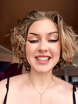 Snapshot of KellyKeler chatting on 9, 4, 2026 KellyKeler online show from 9, 4, 2026