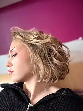 Snapshot of KellyKeler chatting on 12, 4, 2026 KellyKeler online show from 12, 4, 2026