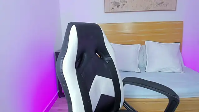 kitty sweeety  online show from 28, 10, 2025