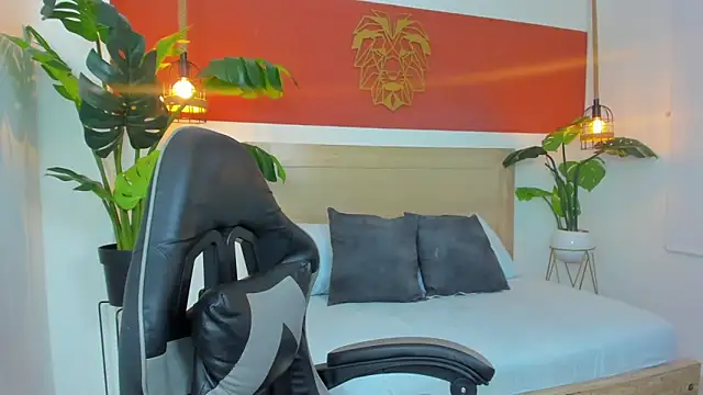 kitty sweeety  online show from 12, 11, 2025