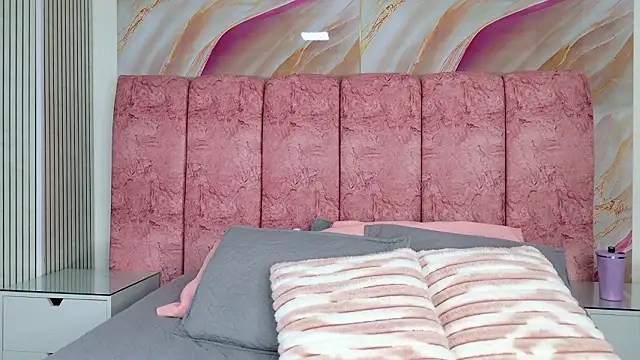 Snapshot of emmacurvy chatting on 9, 2, 2026 emmacurvy online show from 9, 2, 2026