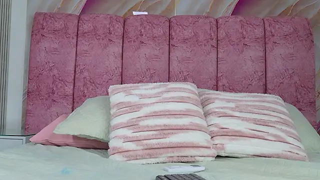 Snapshot of emmacurvy chatting on 21, 2, 2026 emmacurvy online show from 21, 2, 2026