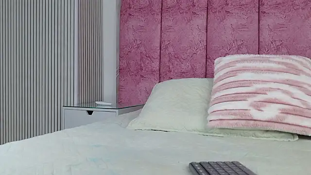 Snapshot of emmacurvy chatting on 23, 2, 2026 emmacurvy online show from 23, 2, 2026