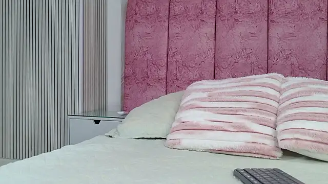 Snapshot of emmacurvy chatting on 25, 2, 2026 emmacurvy online show from 25, 2, 2026