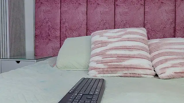 Snapshot of emmacurvy chatting on 26, 2, 2026 emmacurvy online show from 26, 2, 2026