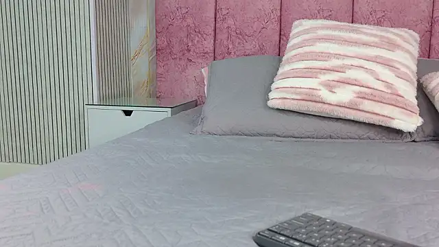 Snapshot of emmacurvy chatting on 4, 3, 2026 emmacurvy online show from 4, 3, 2026