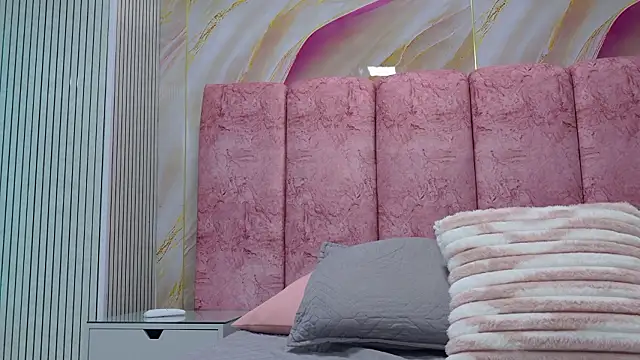 Snapshot of emmacurvy chatting on 6, 3, 2026 emmacurvy online show from 6, 3, 2026