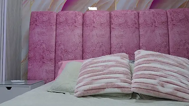 Snapshot of emmacurvy chatting on 20, 3, 2026 emmacurvy online show from 20, 3, 2026