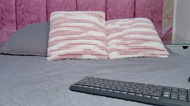 Snapshot of emmacurvy chatting on 21, 3, 2026 emmacurvy online show from 21, 3, 2026