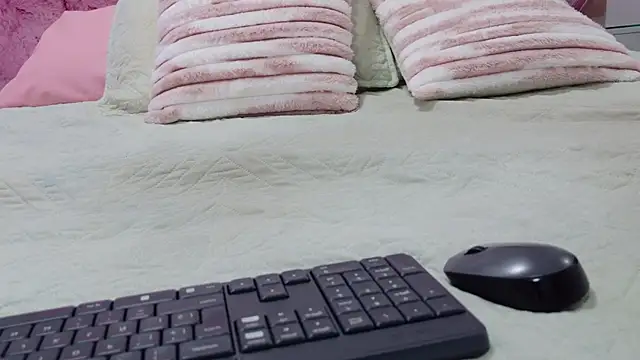 Snapshot of emmacurvy chatting on 25, 3, 2026 emmacurvy online show from 25, 3, 2026