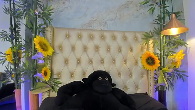 LittleeJaz online show from 6, 2, 2026