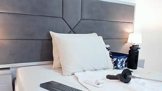 franceska milf online show from 14, 2, 2026