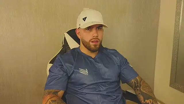 Snapshot of Ades_Lowe chatting on 1, 11, 2025 Ades Lowe online show from 1, 11, 2025