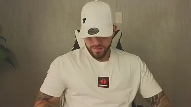 Snapshot of Ades_Lowe chatting on 6, 11, 2025 Ades Lowe online show from 6, 11, 2025