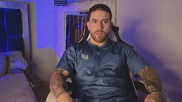 Snapshot of Ades_Lowe chatting on 10, 11, 2025 Ades Lowe online show from 10, 11, 2025