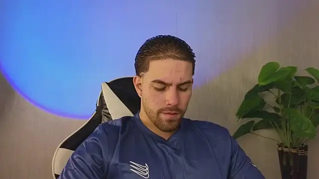 Snapshot of Ades_Lowe chatting on 27, 11, 2025 Ades Lowe online show from 27, 11, 2025