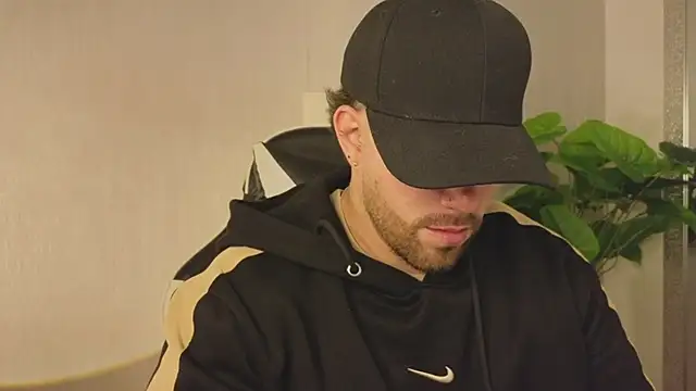 Snapshot of Ades_Lowe chatting on 29, 11, 2025 Ades Lowe online show from 29, 11, 2025