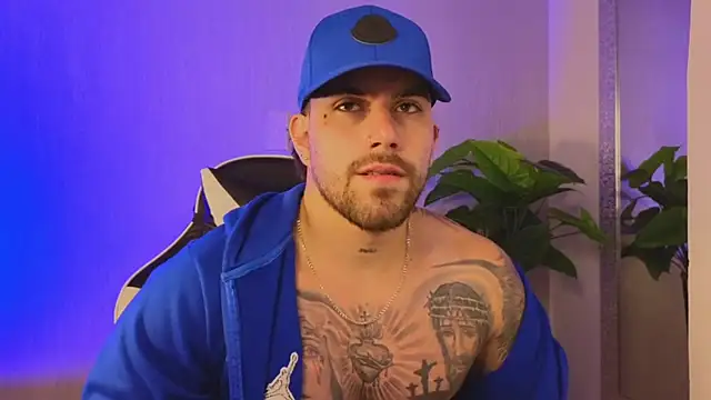 Snapshot of Ades_Lowe chatting on 5, 12, 2025 Ades Lowe online show from 5, 12, 2025