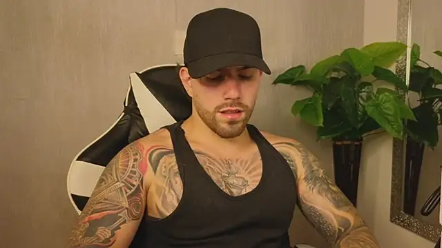 Snapshot of Ades_Lowe chatting on 21, 12, 2025 Ades Lowe online show from 21, 12, 2025