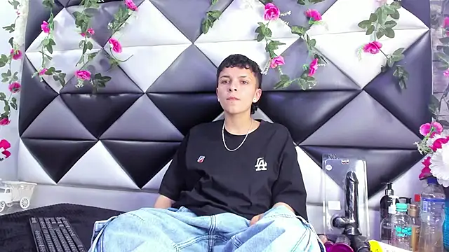 Megan Thompson  online show from 26, 11, 2025