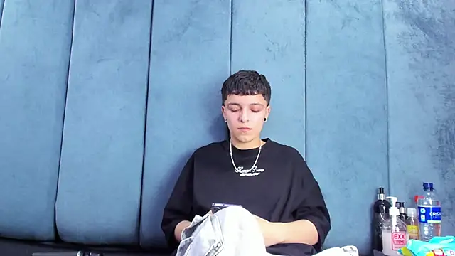 Megan Thompson  online show from 27, 3, 2026