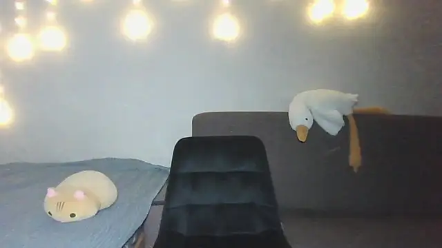 yourhoney Lola  online show from 4, 2, 2026