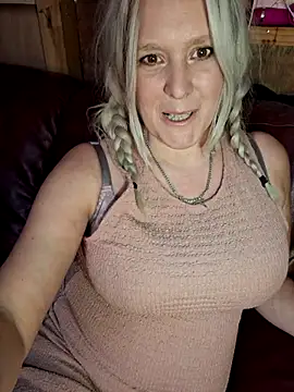 Bouncy-Bella28X online show from 17, 11, 2025