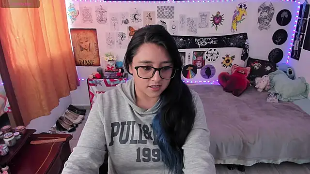 Snapshot of Cherry_blush_ chatting on 3, 4, 2026 Cherry blush online show from 3, 4, 2026