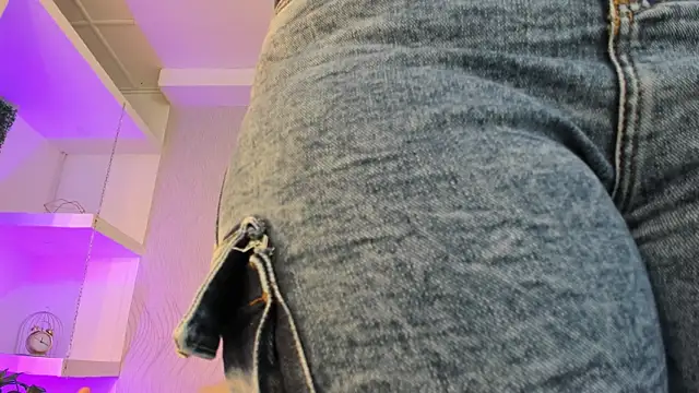 Snapshot of keyla_mejia chatting on 3, 12, 2025 keyla mejia online show from 3, 12, 2025