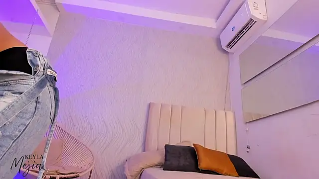 Snapshot of keyla_mejia chatting on 7, 2, 2026 keyla mejia online show from 7, 2, 2026