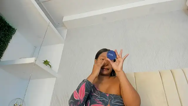 keyla mejia online show from 16, 5, 2026