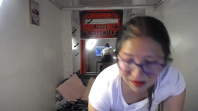 scarlett widow  online show from 19, 10, 2025