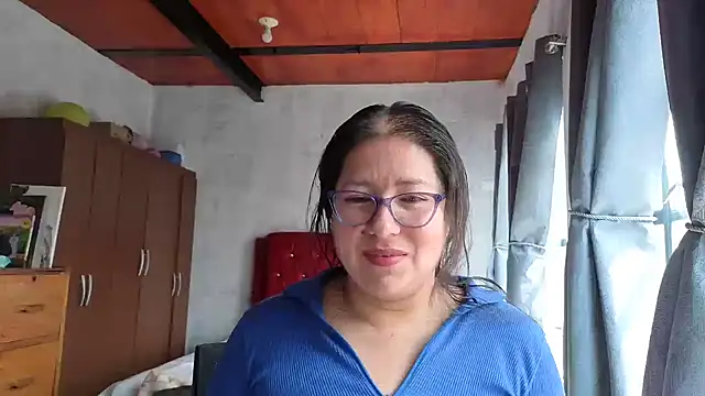 scarlett widow  online show from 3, 4, 2026