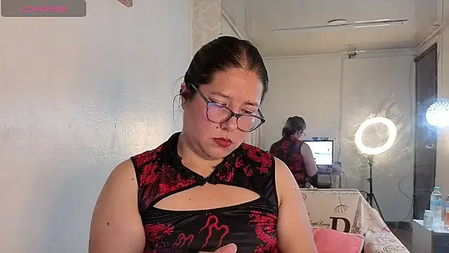 scarlett widow  online show from 16, 5, 2026