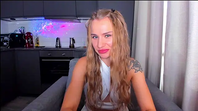 Snapshot of MashaFromRussia__ chatting on 15, 9, 2025 MashaFromRussia   online show from 15, 9, 2025