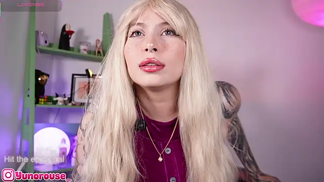 Snapshot of YunoRose_ chatting on 18, 10, 2025 YunoRose  online show from 18, 10, 2025